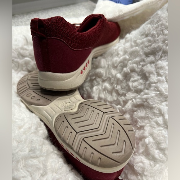 Easy Spirit Maroon Knit Lace-Up Sneakers Size 10W - Picture 7 of 9
